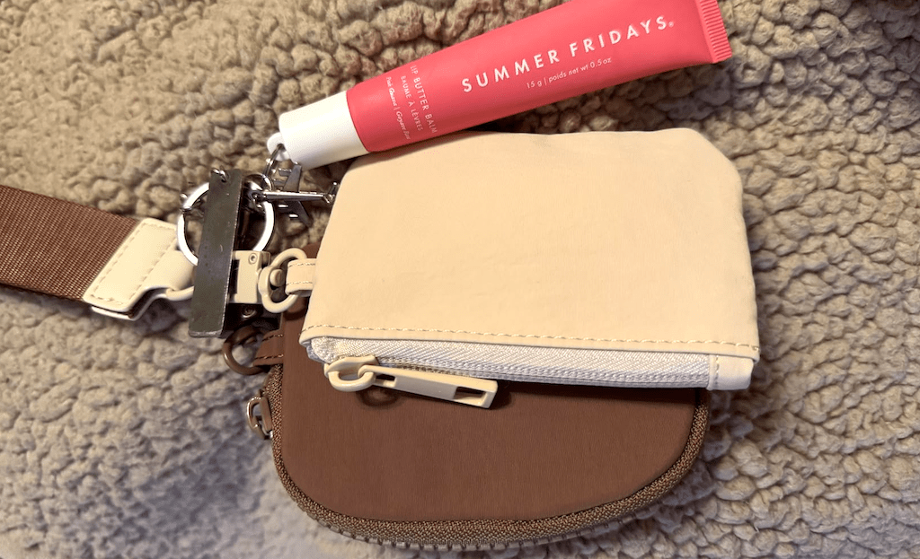 dual pouch wristlet 