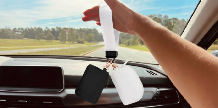 This $5.99 Amazon Wristlet Looks Like lululemon for Over $40 Less!
