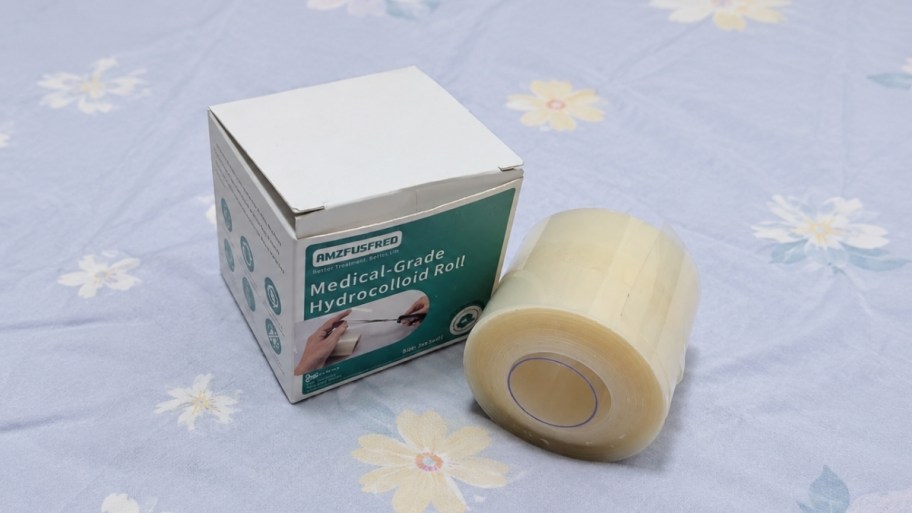hydrocolloid tape roll and box