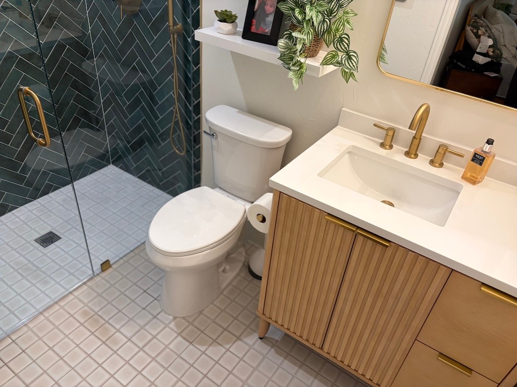Lowe's bathroom renovation 