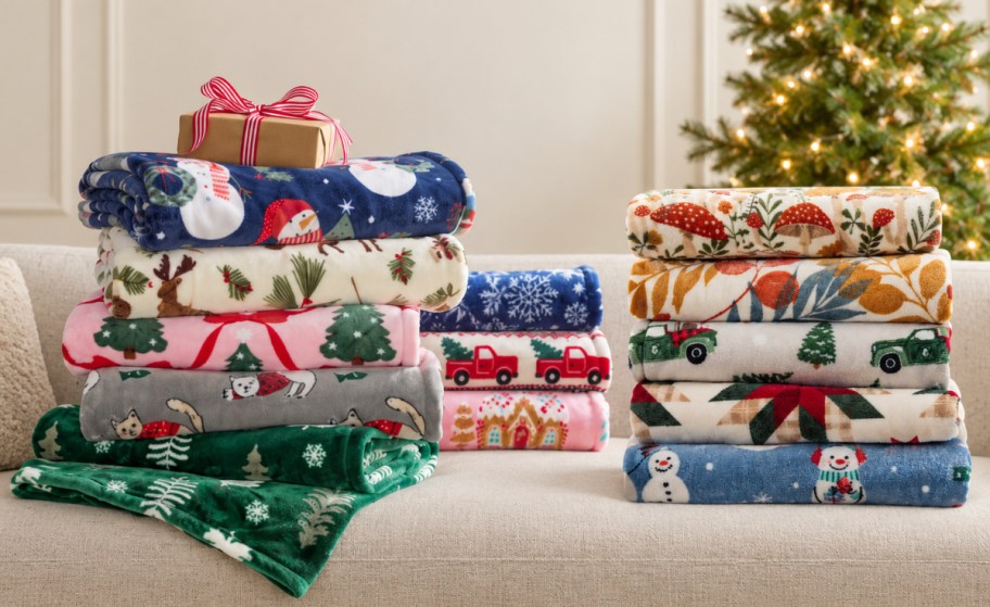 members mark holiday throw blankets