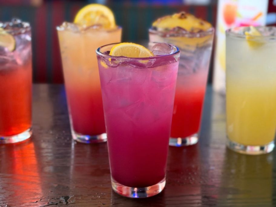 red robin bottomless Refreshers on table