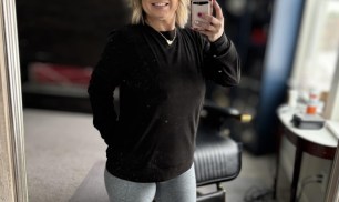 Women’s Crewneck Sweatshirts w/ Pockets Just $7.49 on Amazon