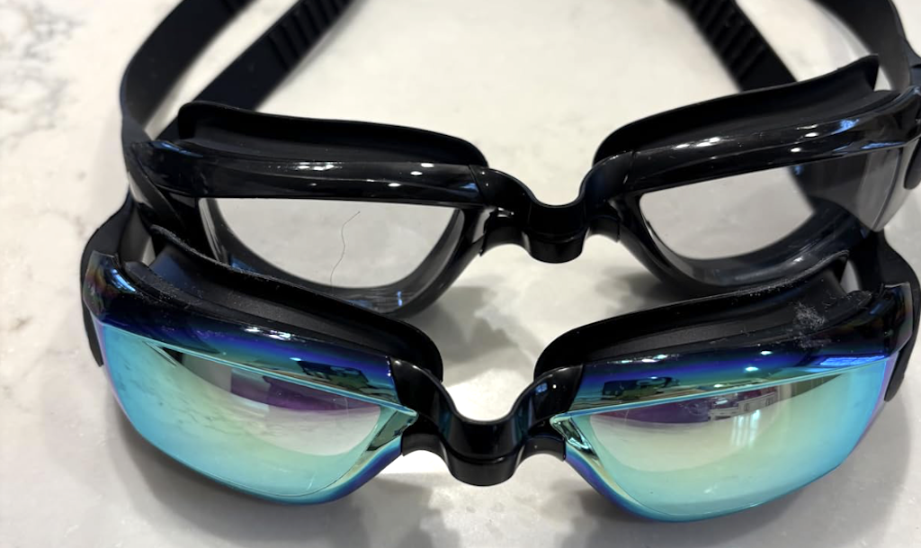 Swim Goggles 2-Packs Just $4.49 on Amazon (Reg. $15)
