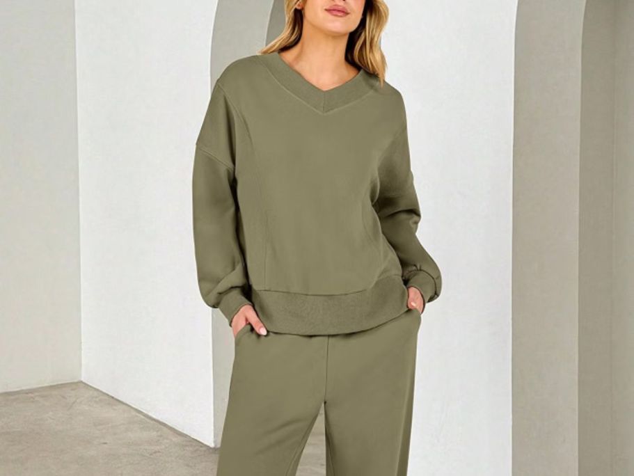 Up to 60% Off Women’s Cozy Lounge Sets on Amazon