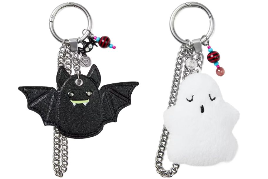 2 Halloween keychains on a white background