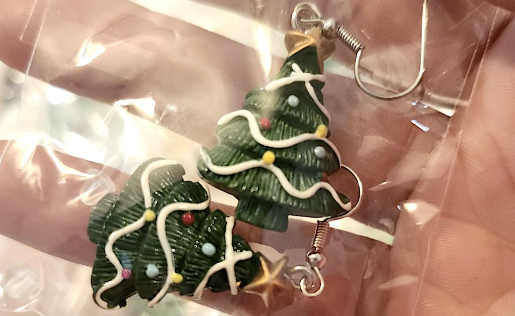 Christmas-Themed Earring 23-Pack Only $10.99 on Amazon (48¢ per Pair!)