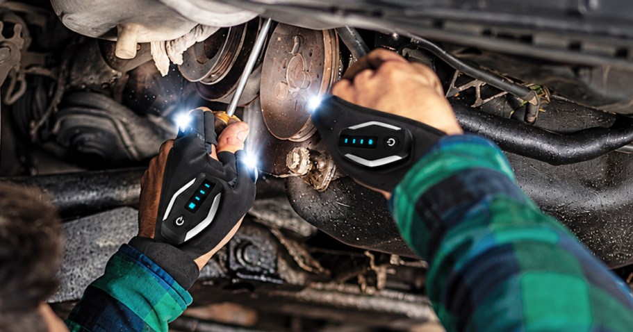 Flashlight Gloves Only $8.49 on Amazon (Reg. $19) | Practical Gift Idea!