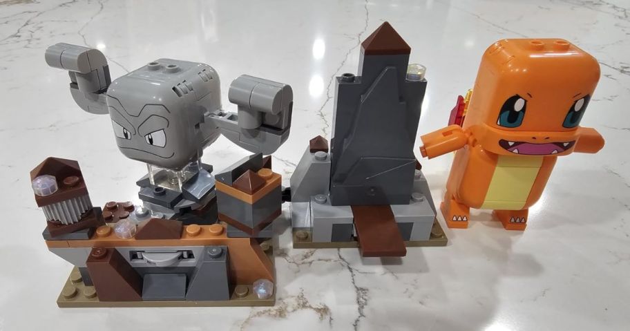 LEGO Pok&eacute;mon SMART Play: Charmander and Geodude's Cavern Clash