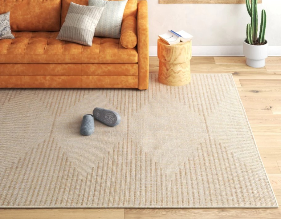 tan geometric rug