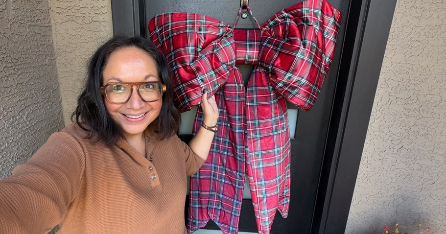 This Giant Velvet Bow Is Just What Your Front Door Needs for Christmas