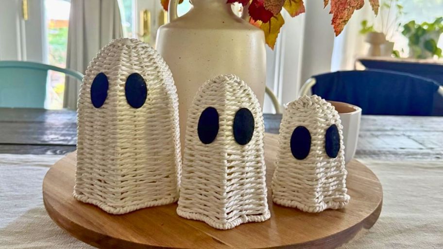 Rattan ghosts on top of the table