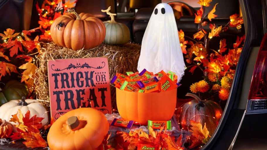 Preorder NEW Reese’s Halloween Pumpkin Bowl Packed w/ 110 Treats on Amazon