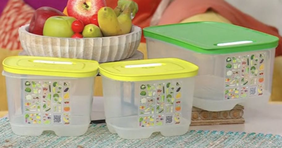 A Tupperware Foodsaver 6-Piece Set