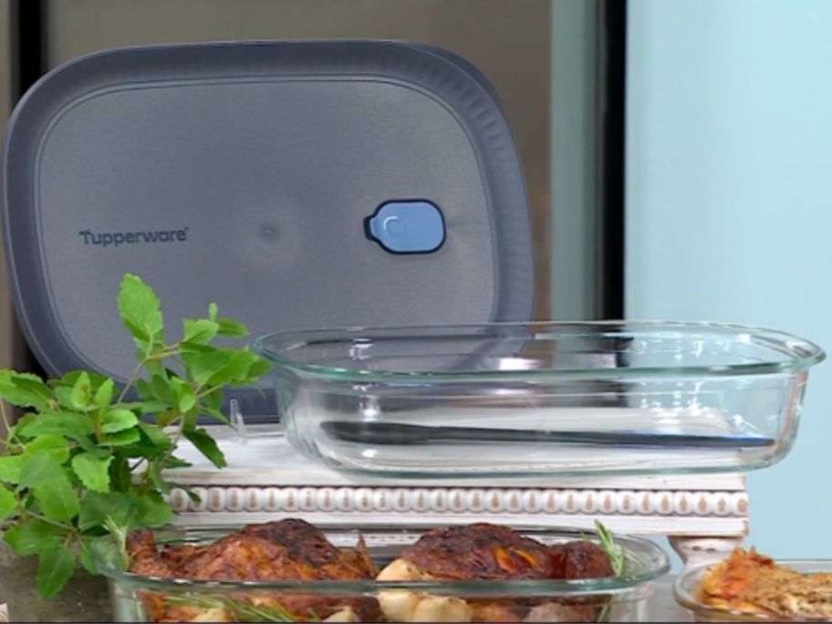 Tupperware Voila XL Glass Dish with lid