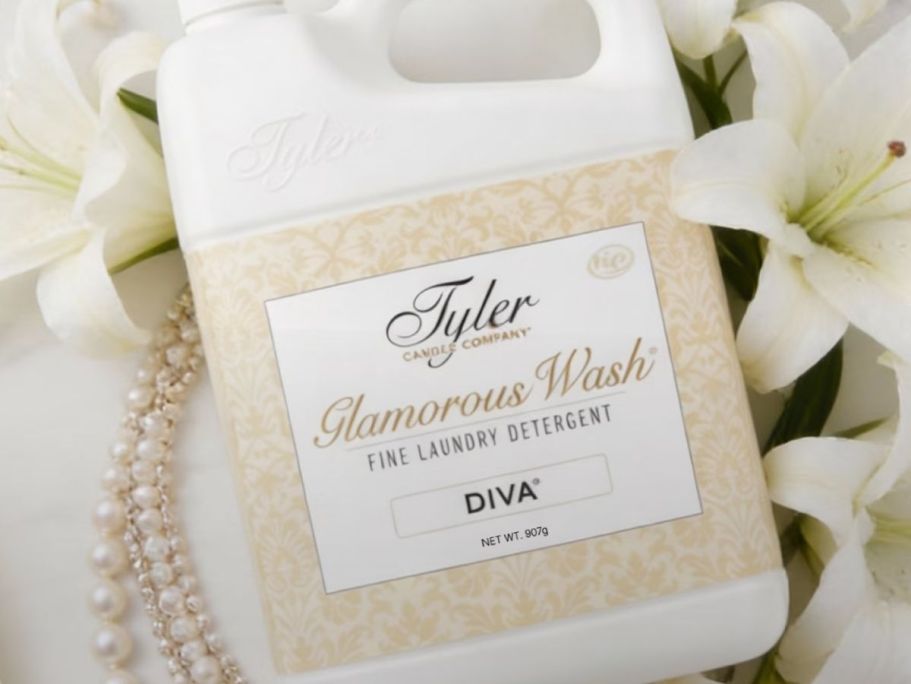 One Hip Sidekick Thought This Viral Laundry Detergent Was Perfume!