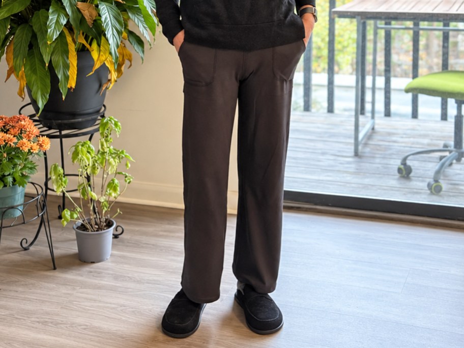 woman wearing all black outfit