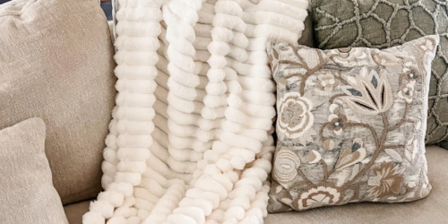 Fleece Throw Blanket Only $8.49 Shipped for Amazon Prime Members (Reg. $18)