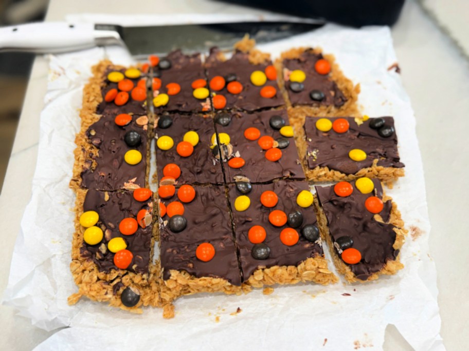 batch of kudos bars with reese's candy