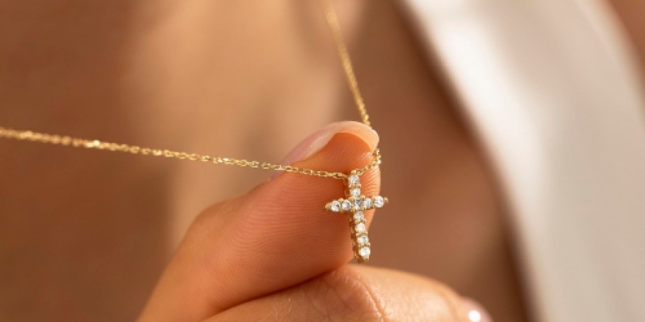 14K Gold Plated Cross Necklace Only $3.99 on Amazon | Easy Gift Idea!
