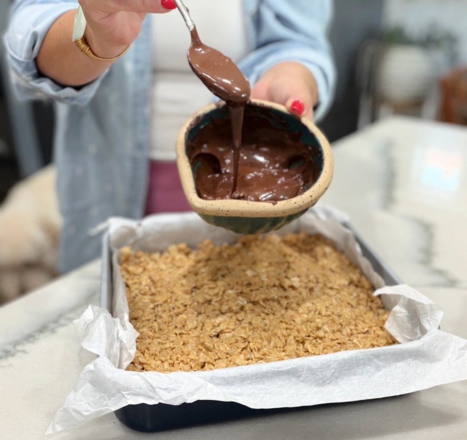 drizzle chocolate on kudos bars
