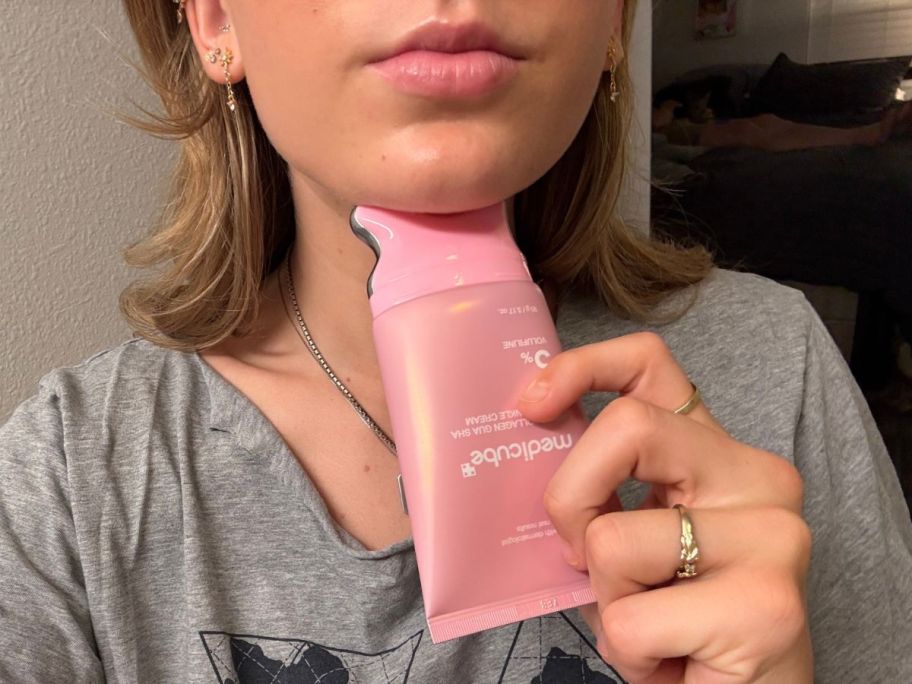 medicube PDRN Collagen Gua Sha Neck Wrinkle Cream