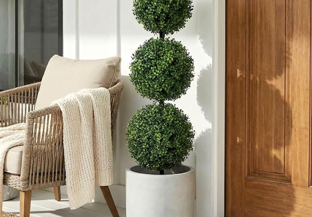 Artificial topiary 