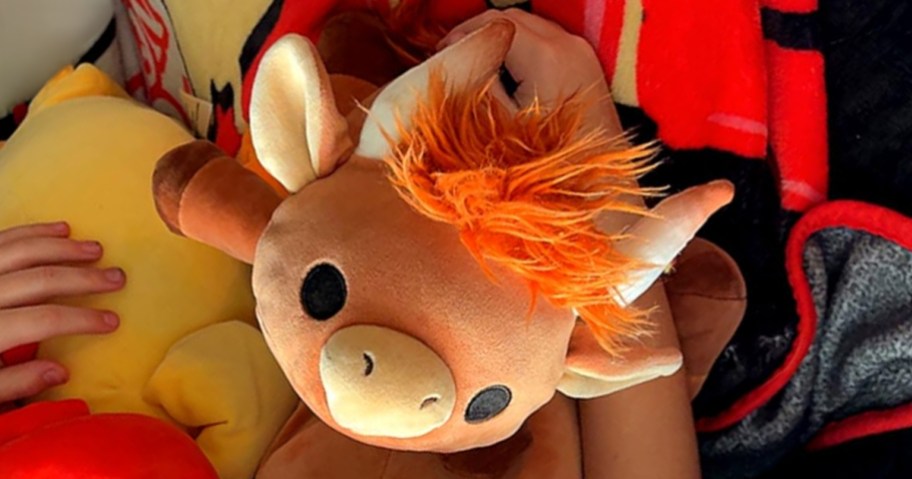 Hug a Lumps Holly the Highland Cow by ZURU
