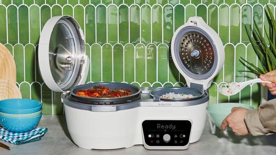 Instant pot multicooker opened with food 