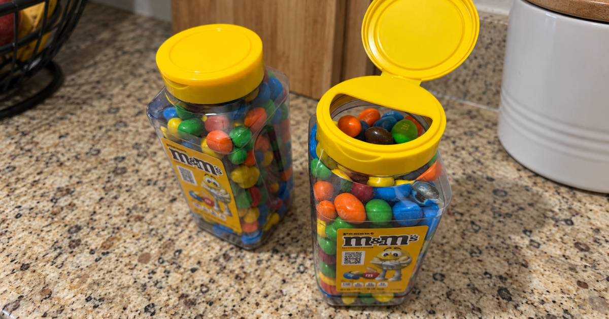 Grab TWO Peanut M&M’s 23oz Jars for Only $14 Shipped on Amazon!