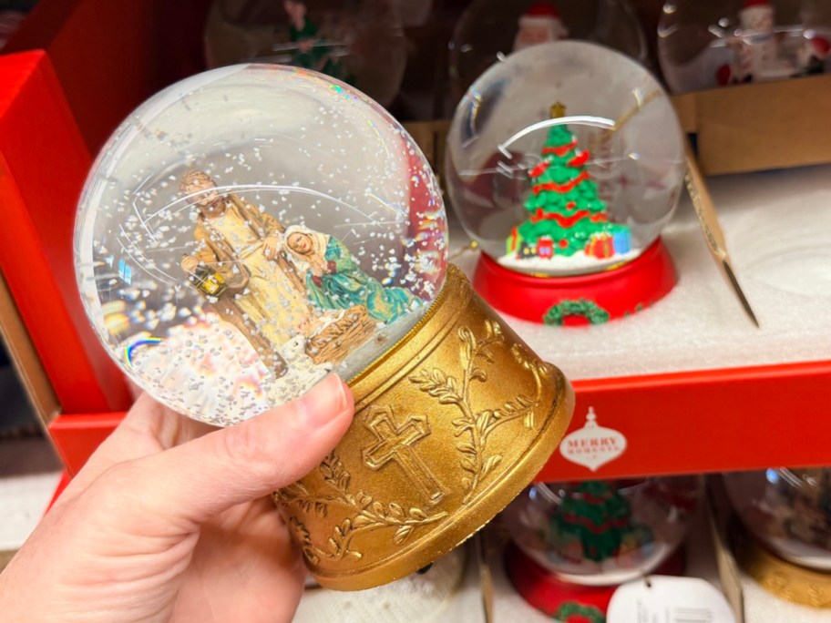 Merry Moments Snow Globe