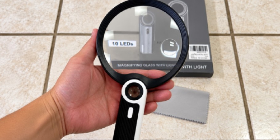 Large Magnifying Glass w/ Lights Just $11.69 on Amazon (Regularly $26)