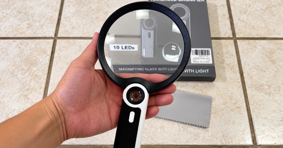 Large Magnifying Glass w/ Lights Just $11.69 on Amazon (Regularly $26)