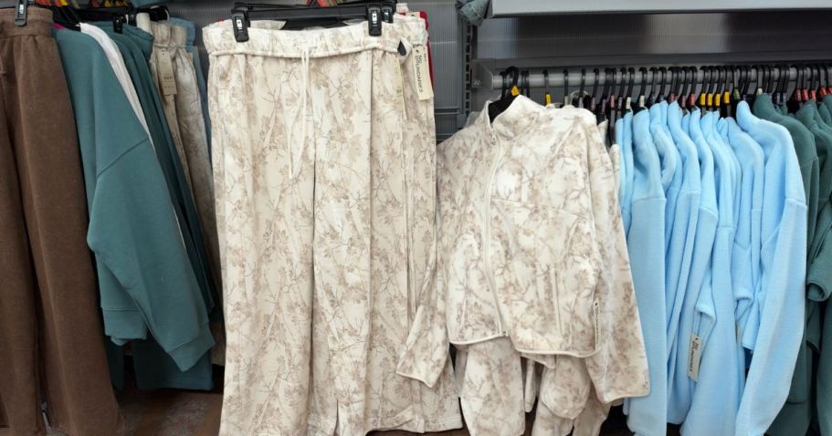 We Found the Viral No Boundaries Matching Sweat Sets at Walmart!