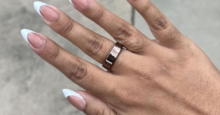 woman wearing RingConn Gen 2 Air Ultra-Thin Smart Ring