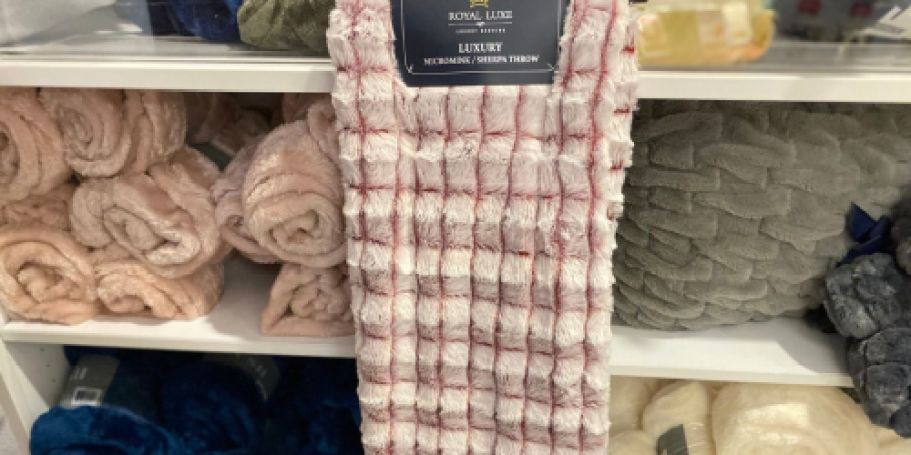 Last Chance: Up to 75% Off Macy’s Throw Blankets | Cozy Styles from $9.99