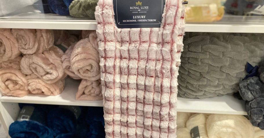 Last Chance: Up to 75% Off Macy’s Throw Blankets | Cozy Styles from $9.99