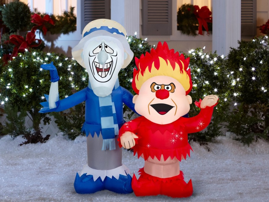 New Warner Brothers Christmas Decor at Lowe’s | Blow Molds, Inflatables, & More!