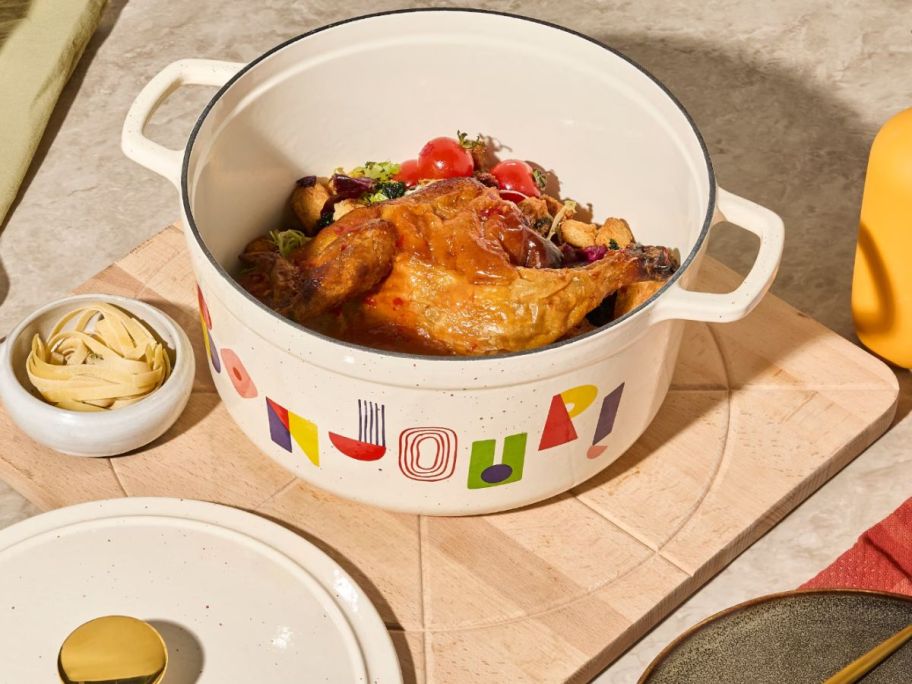 Carote 5-Quart Cast Iron Dutch Oven – White Typography