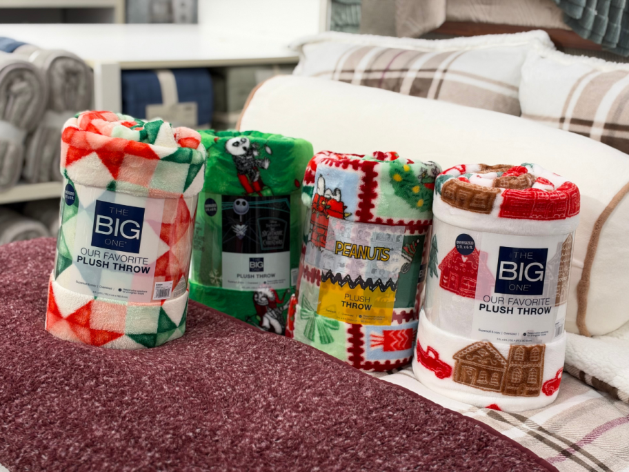 4 christmas throw blankets
