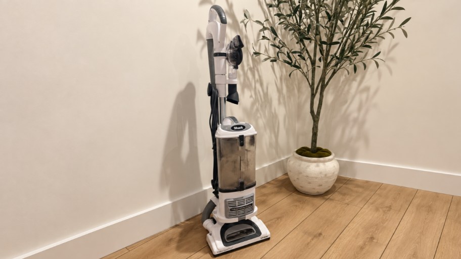 shark navigator lift away vacuum